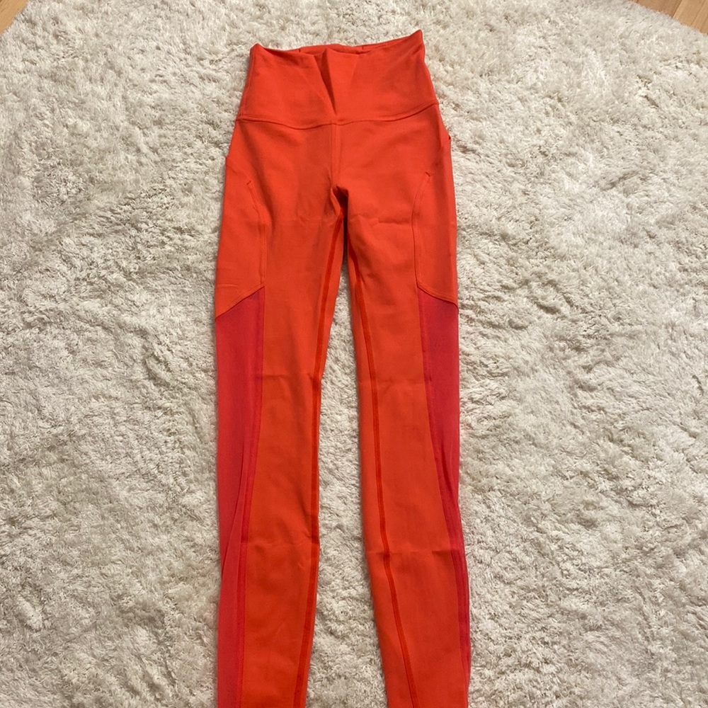 Lulu lemon wunder under train “25
